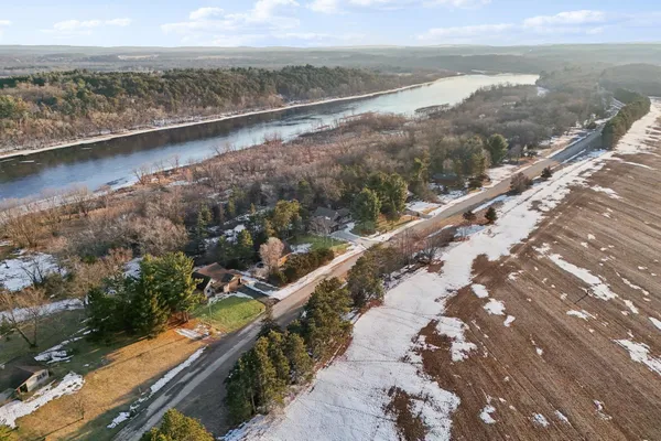 $1,390,000 | S1462 Indian Trail Parkway, Baraboo, WI 53913