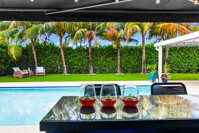 a view of an outdoor space