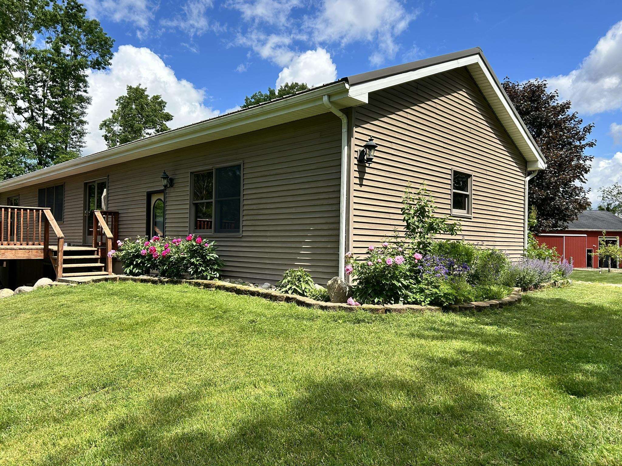 1879 North Crystal Road Vestaburg, MI 48891 - Photo 32 of 43