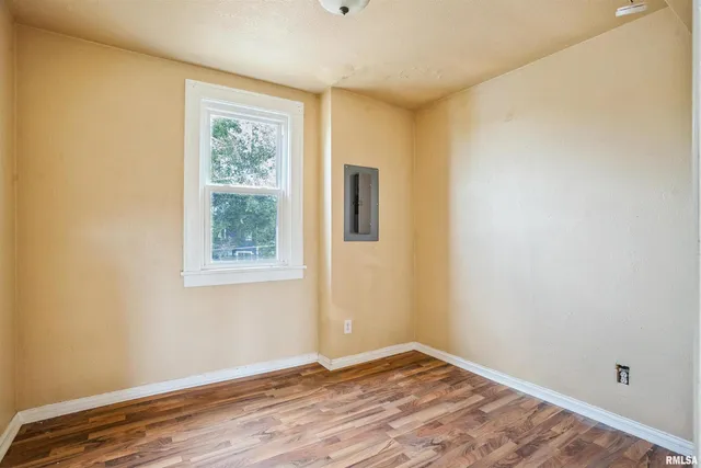 $100,000 | 1365 1/2 13th Avenue, East Moline, IL 61244