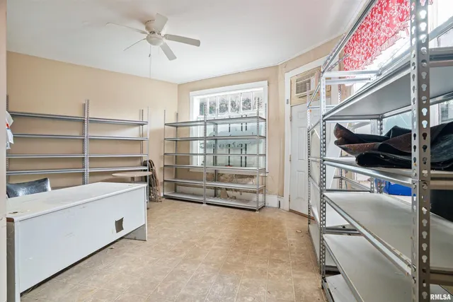 $100,000 | 1365 1/2 13th Avenue, East Moline, IL 61244