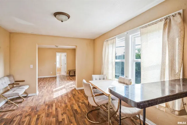 $100,000 | 1365 1/2 13th Avenue, East Moline, IL 61244