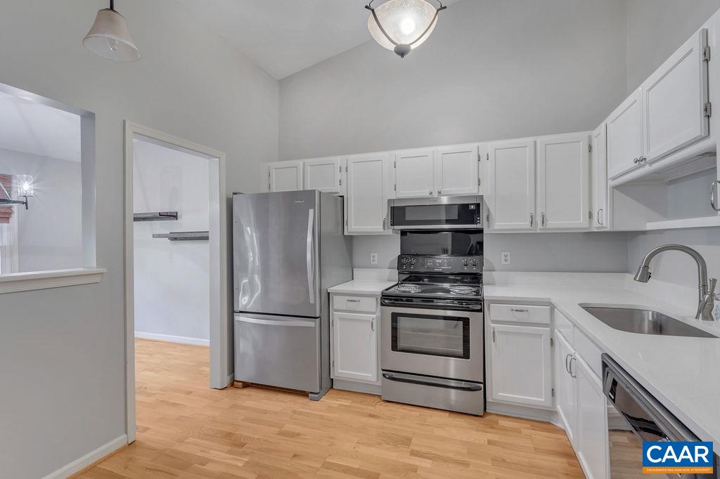 338 Westfield Road Charlottesville, VA 22901 - Photo 4 of 27 Gallery Image 4