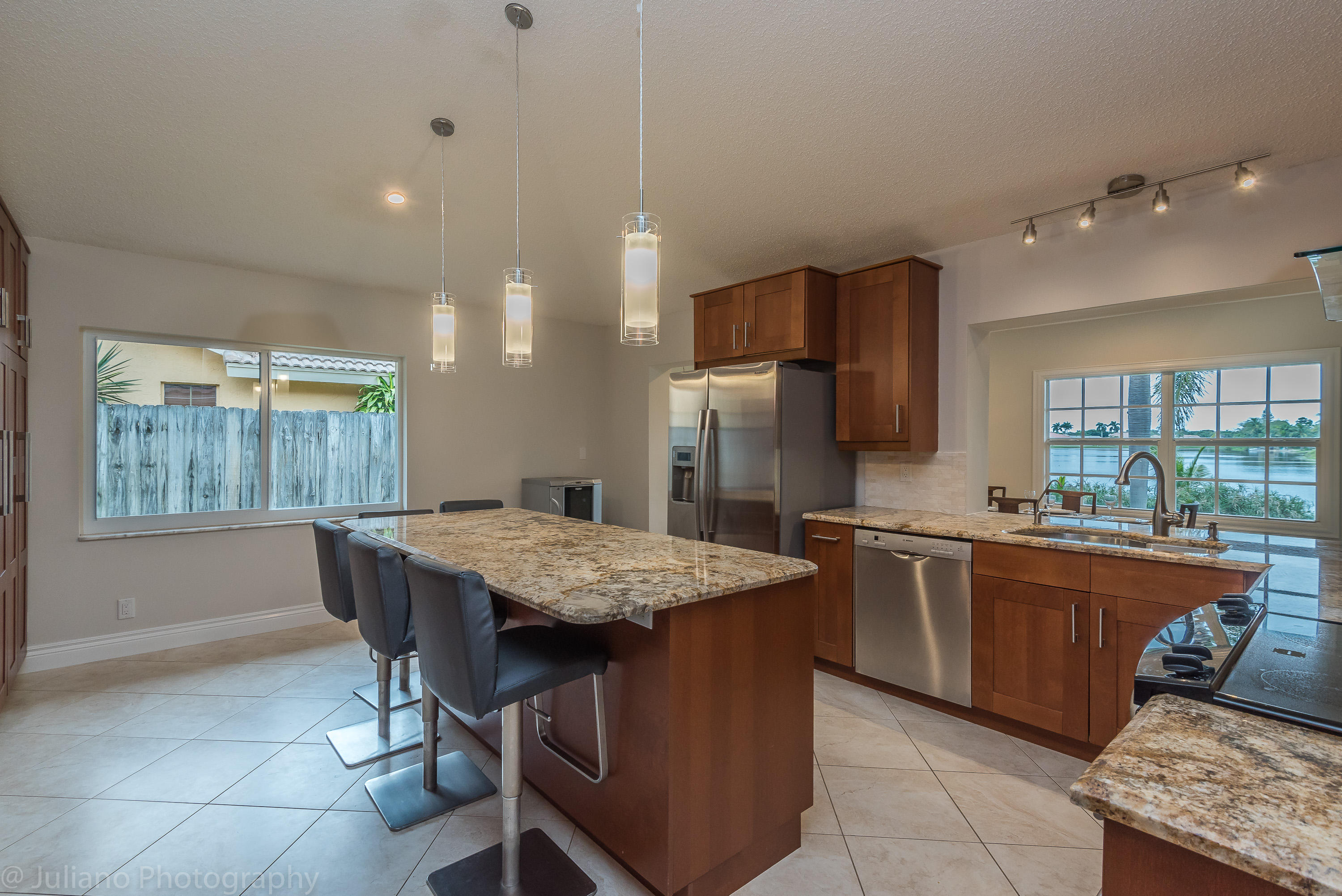 17593 Lake Park Road Boca Raton, FL 33487 - Photo 11 of 46 17593-17