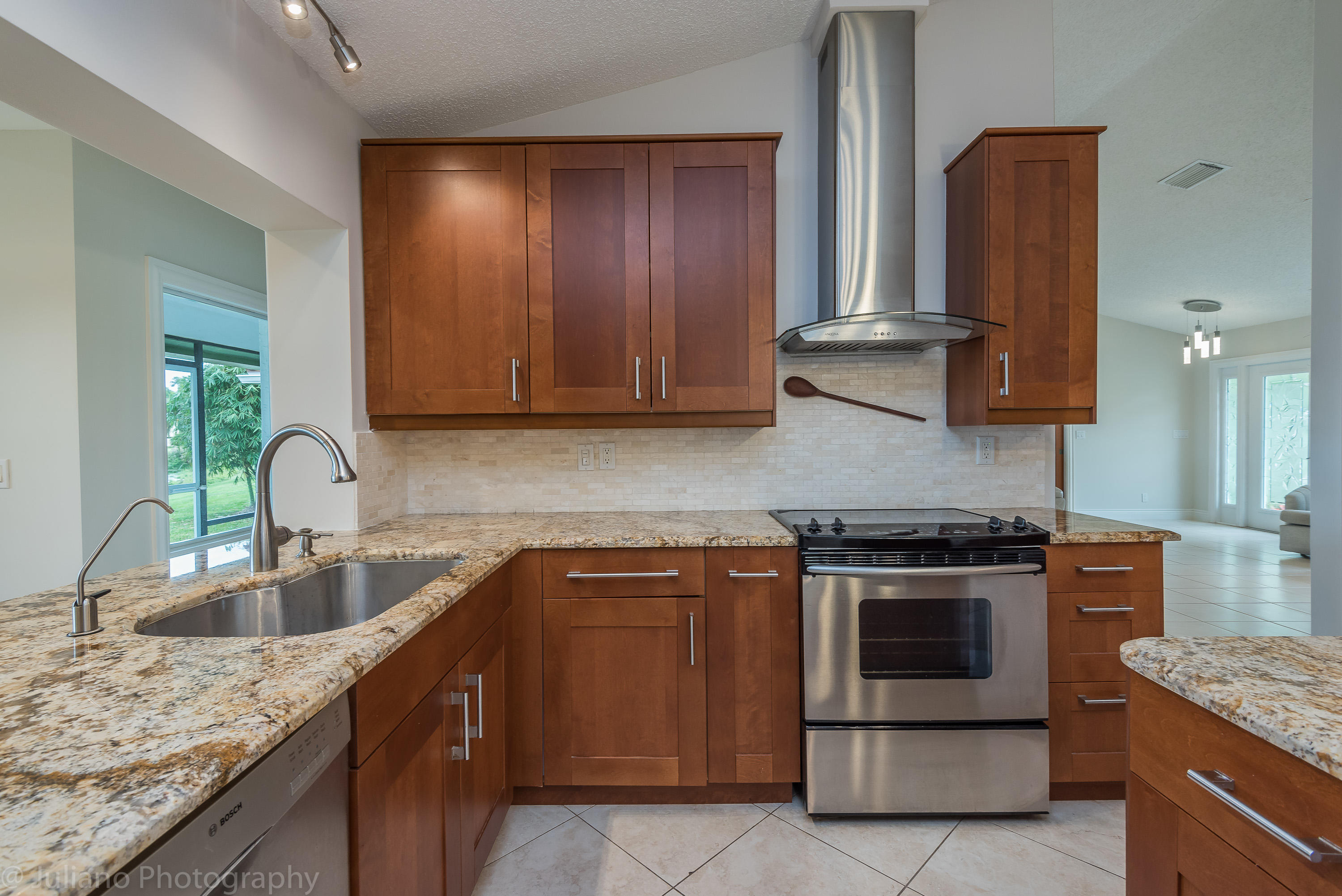 17593 Lake Park Road Boca Raton, FL 33487 - Photo 9 of 46 17593-21