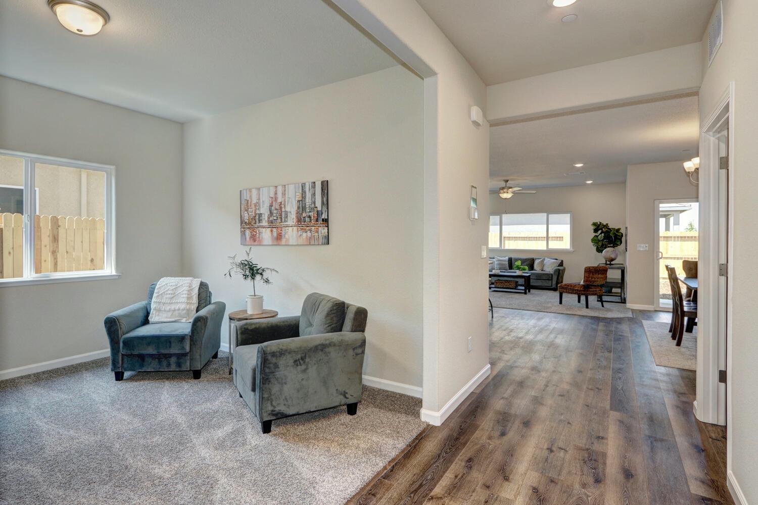 1140 North Palmer Road Galt, CA 95632 - Photo 2 of 17 *Hall