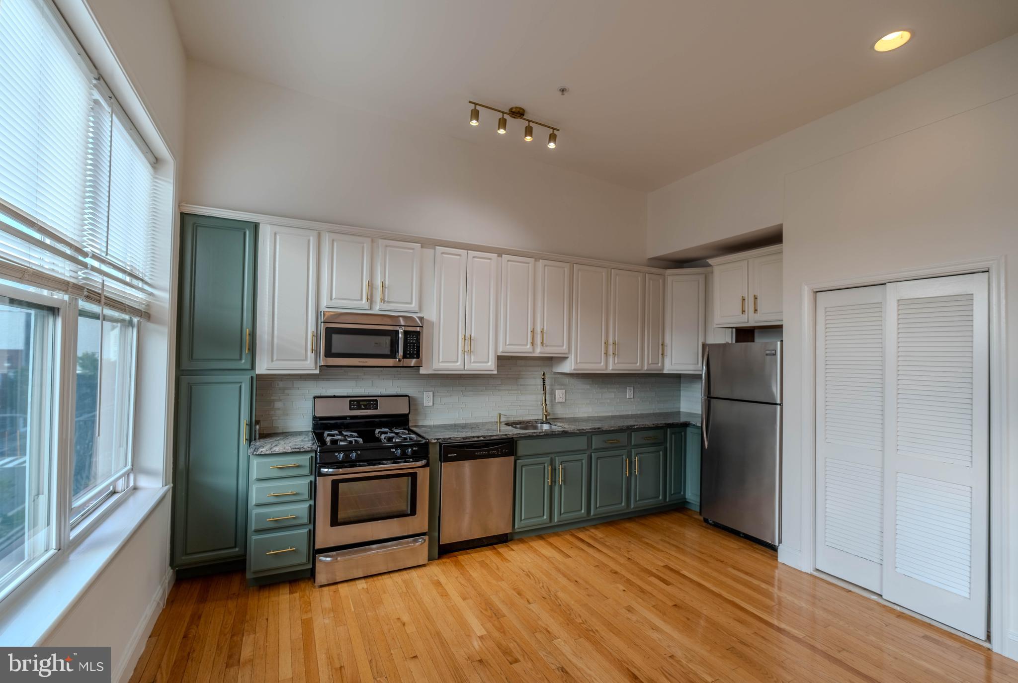 1629 L Street Northeast, Unit 305 Washington, DC 20002 - Photo 11 of 27