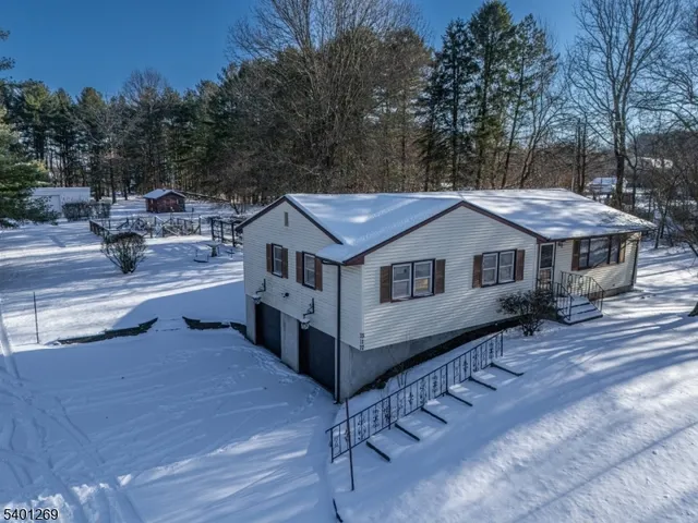 $425,000 | 317 County Road 579, Asbury, NJ 08802