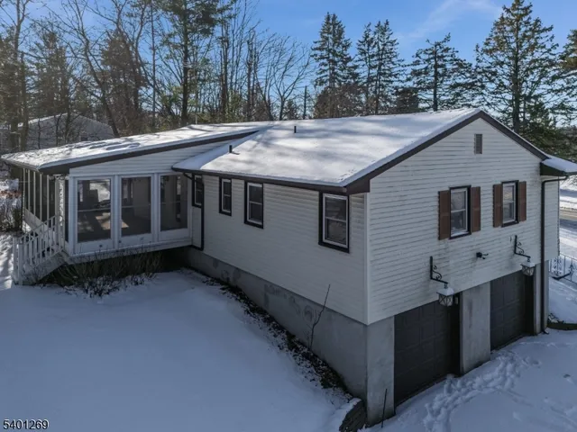 a picture of a black and white photo