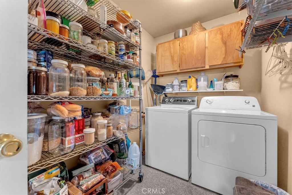 18810 Phyllis Road Cottonwood, CA 96022 - Photo 35 of 71 a utility room with dryer and washer