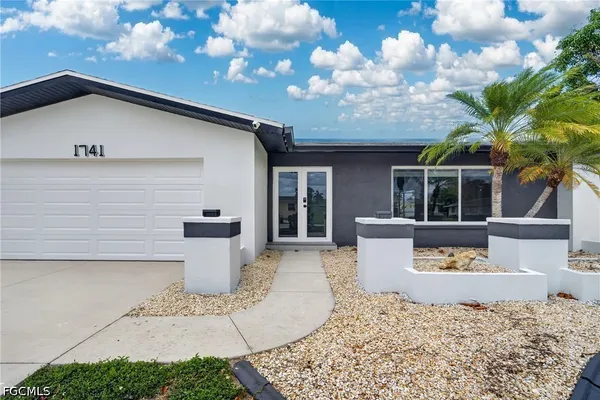 $625,000 | 1741 Southeast 29th Lane, Cape Coral, FL 33904
