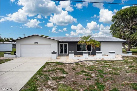 $625,000 | 1741 Southeast 29th Lane, Cape Coral, FL 33904