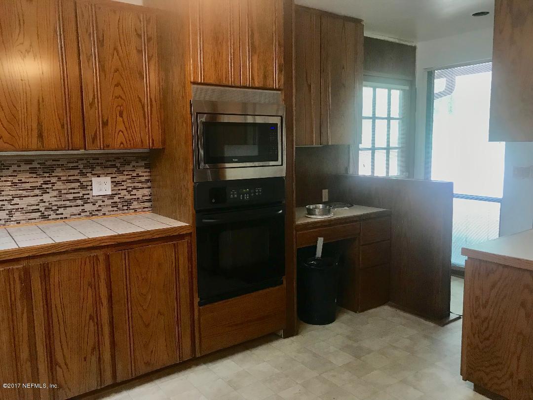 8849 Glo Gene Road Macclenny, FL 32063 - Photo 15 of 46 kitchen