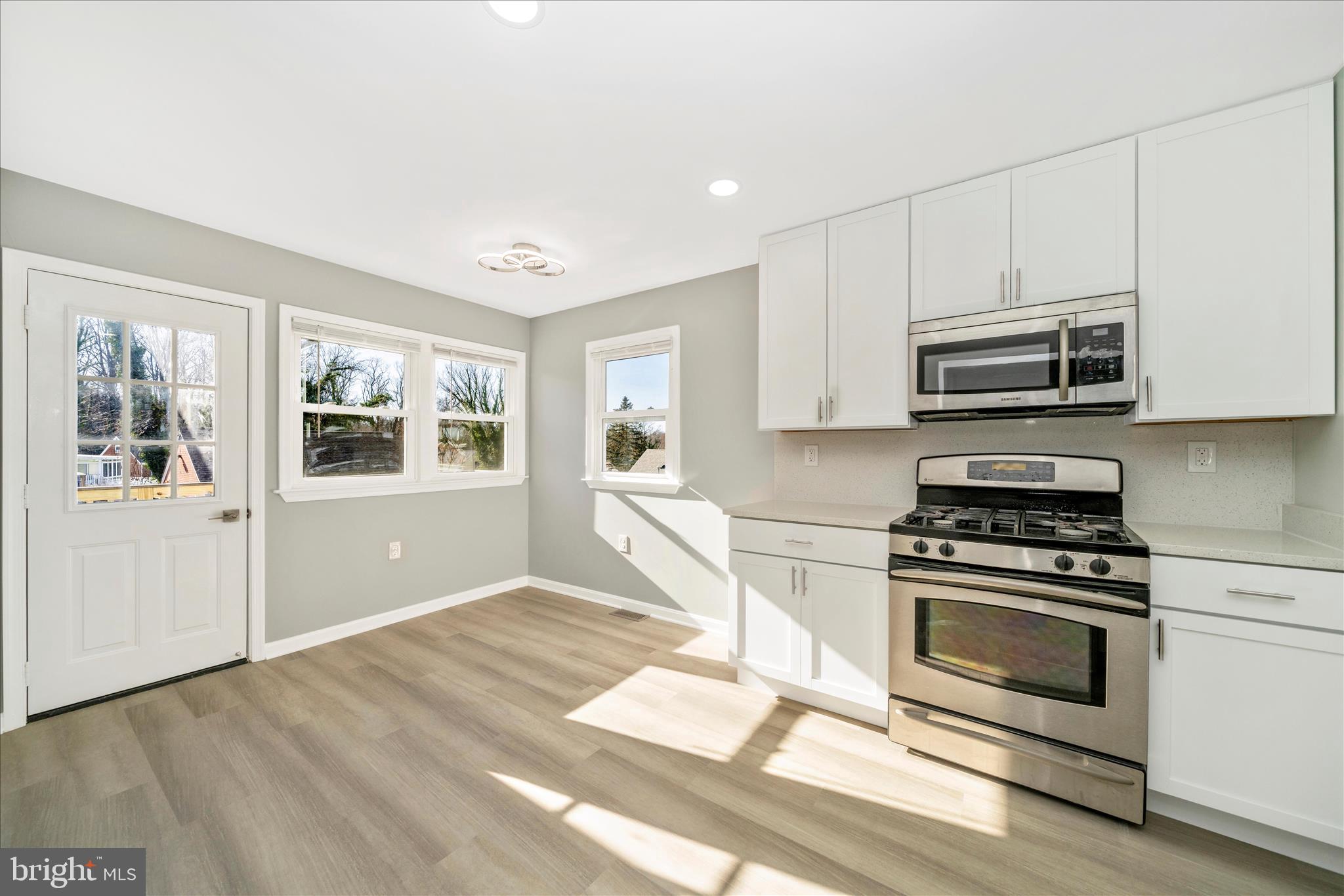 913 Highview Drive Capitol Heights, MD 20743 - Photo 24 of 70 Kitchen