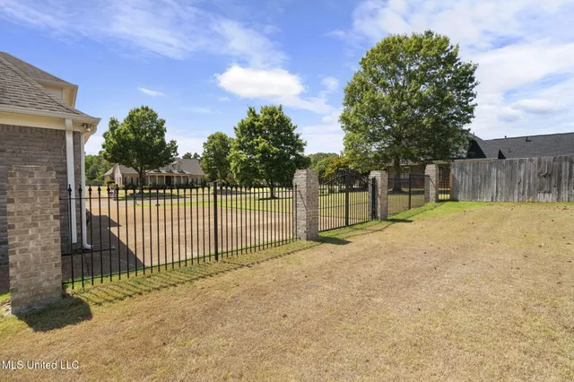 $519,900 | 2830 Manning Circle South, Nesbit, MS 38651