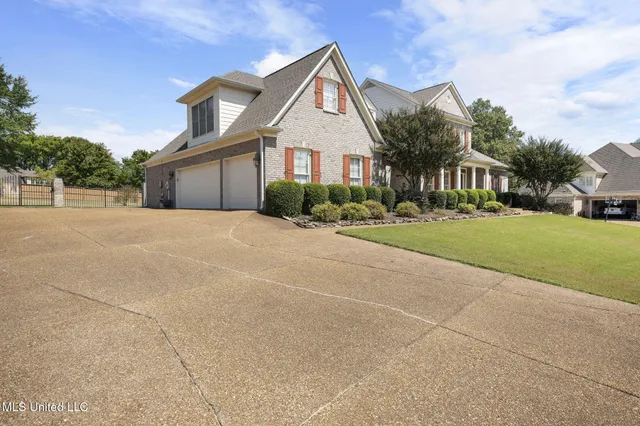 $519,900 | 2830 Manning Circle South, Nesbit, MS 38651