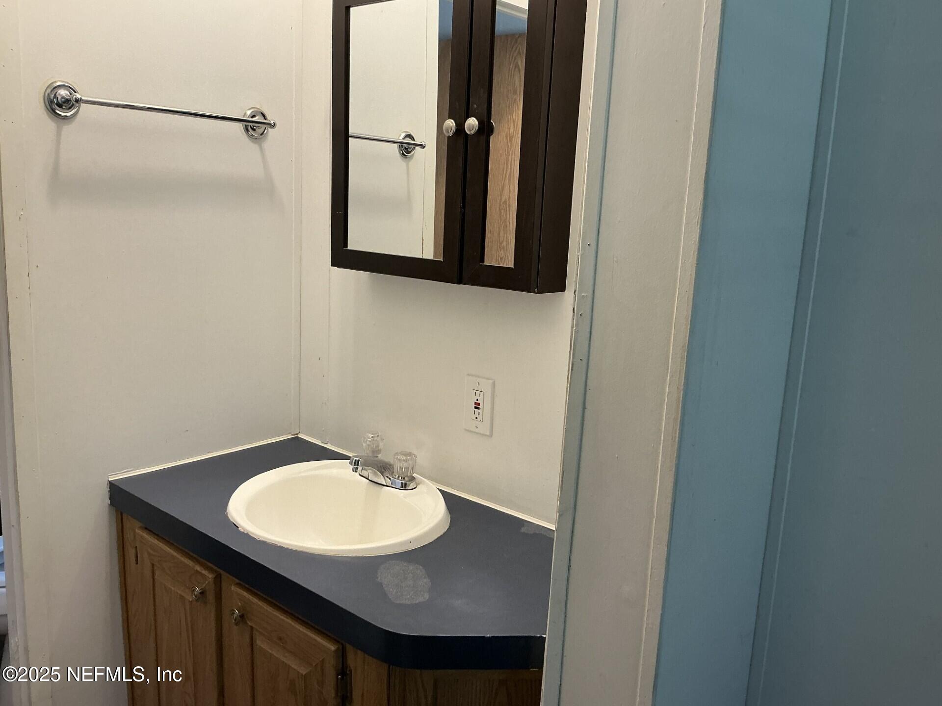 147 Homestead Road Palatka, FL 32177 - Photo 12 of 24 Primary bath