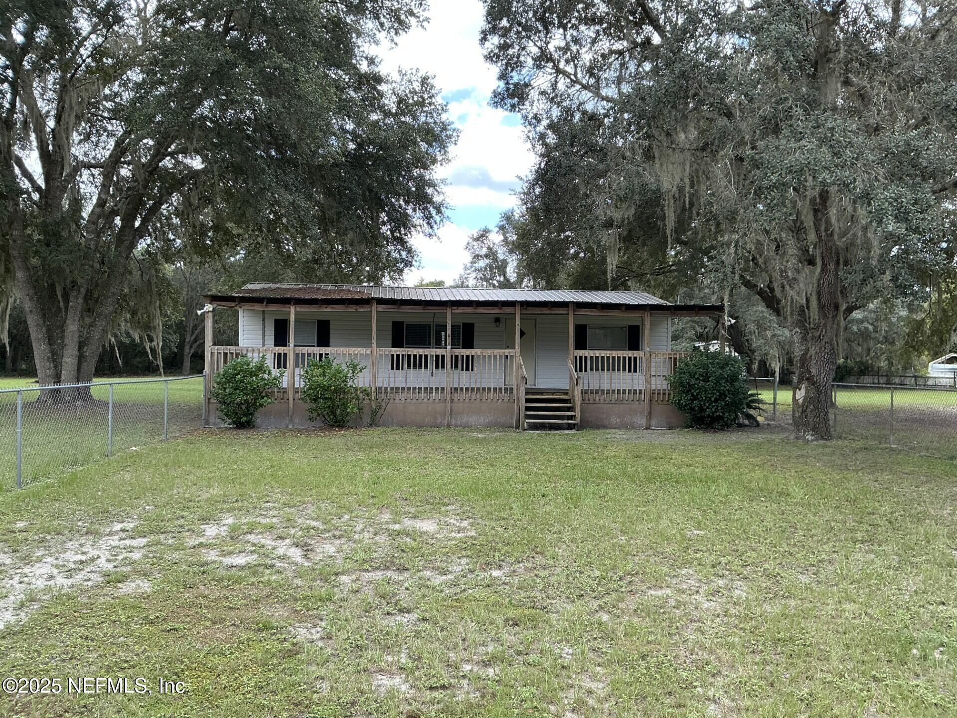147 Homestead Road Palatka, FL 32177 - Photo 4 of 24 IMG_0684