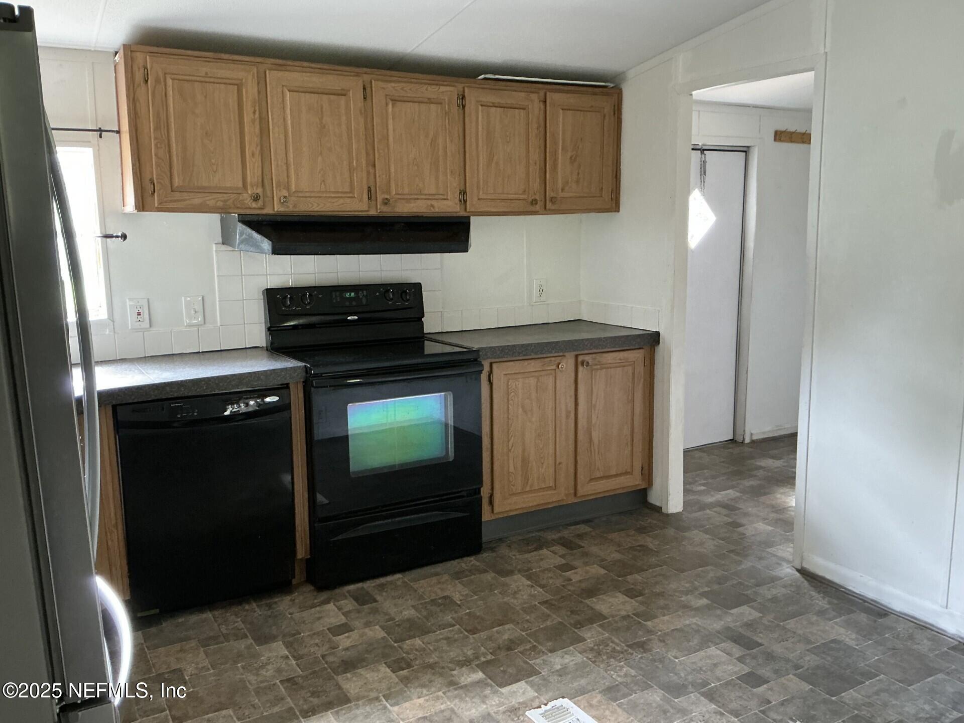 147 Homestead Road Palatka, FL 32177 - Photo 8 of 24 Kitchen