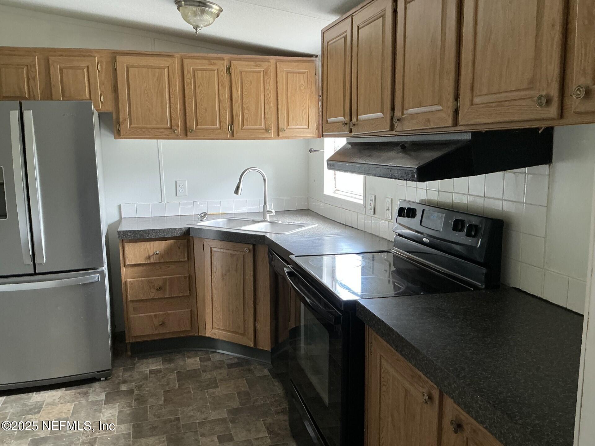 147 Homestead Road Palatka, FL 32177 - Photo 9 of 24 Kitchen