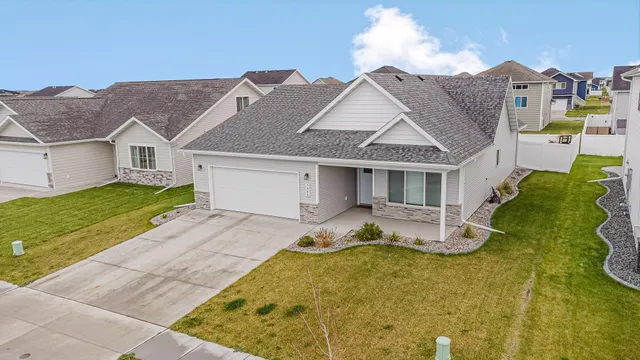 $349,900 | 7366 29th Street South, Fargo, ND 58104