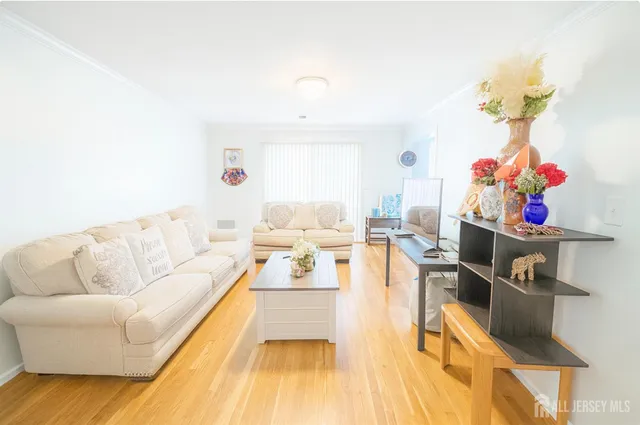 $315,000 | 401 Sharon Garden Court, Woodbridge, NJ 07095