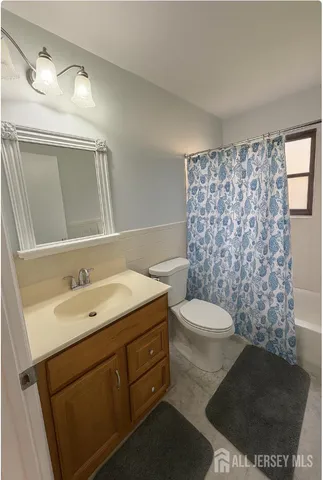 $315,000 | 401 Sharon Garden Court, Woodbridge, NJ 07095