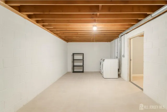 $315,000 | 401 Sharon Garden Court, Woodbridge, NJ 07095