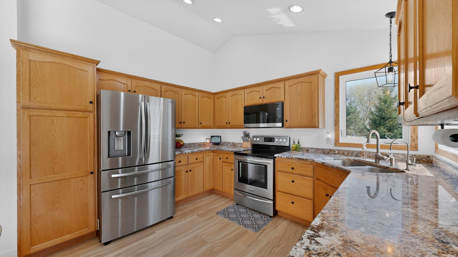 6440 Pagel Lane Southeast Rochester, MN 55904 - Photo 12 of 76
