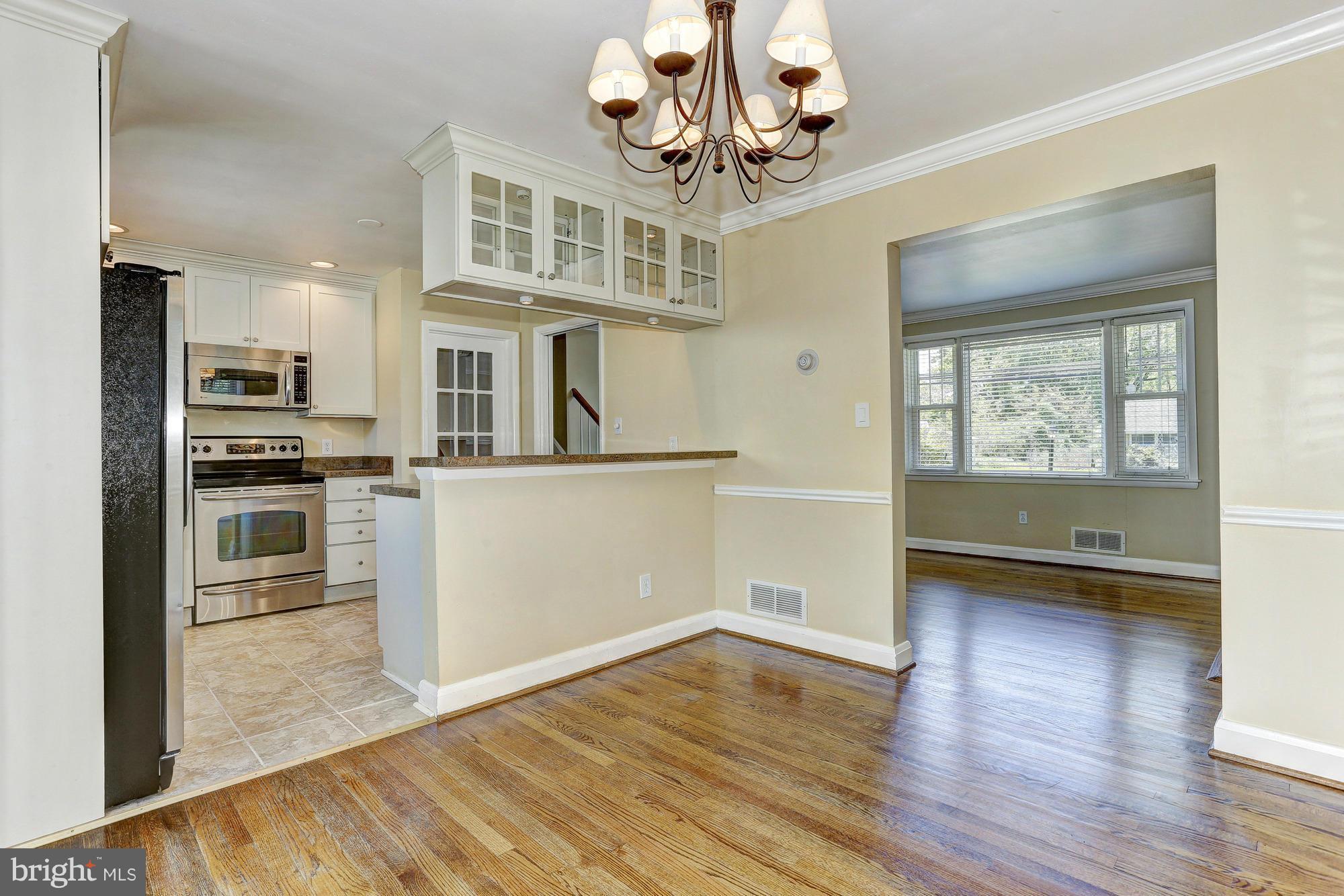 320 Aigburth Road Baltimore, MD 21286 - Photo 8 of 26 Dining Room