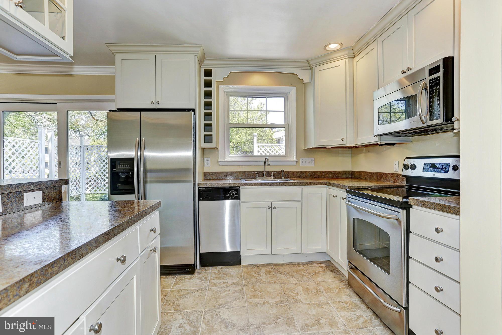 320 Aigburth Road Baltimore, MD 21286 - Photo 10 of 26 Kitchen