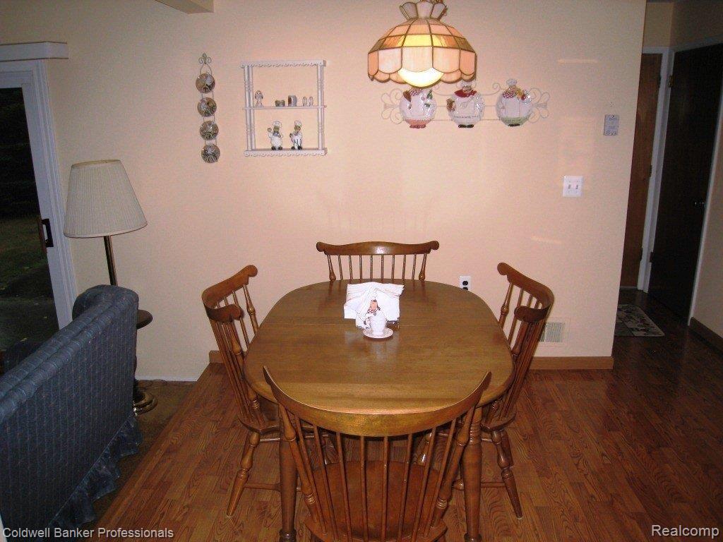 1715 Ranier Street Canton, MI 48187 - Photo 4 of 10 Nook