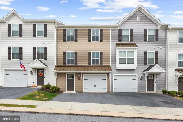 $295,000 | 138 Carleigh Lane, Harrisburg, PA 17112