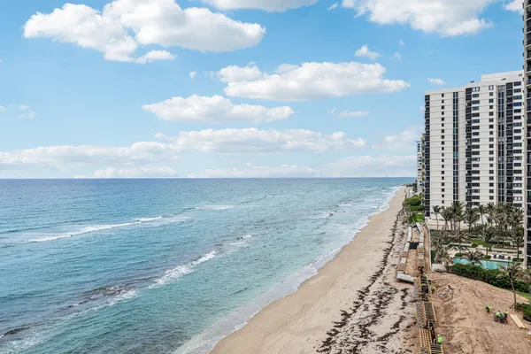 $6,500 | 5400 North Ocean Drive, Unit PHA, Singer Island, FL 33404