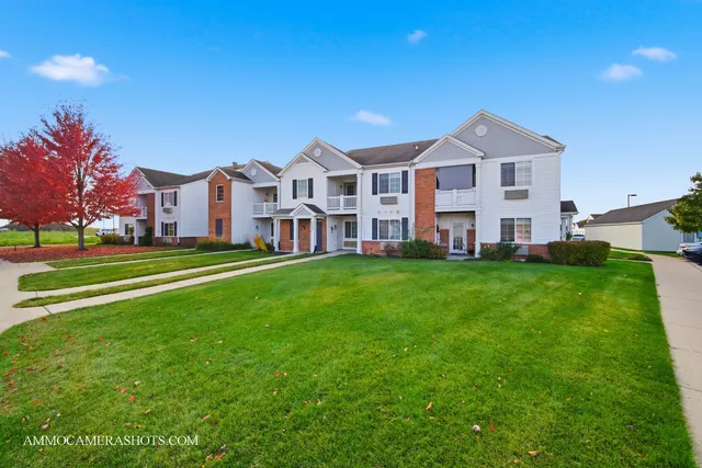 $165,000 | 148 Bertram Drive, Unit O, Yorkville, IL 60560