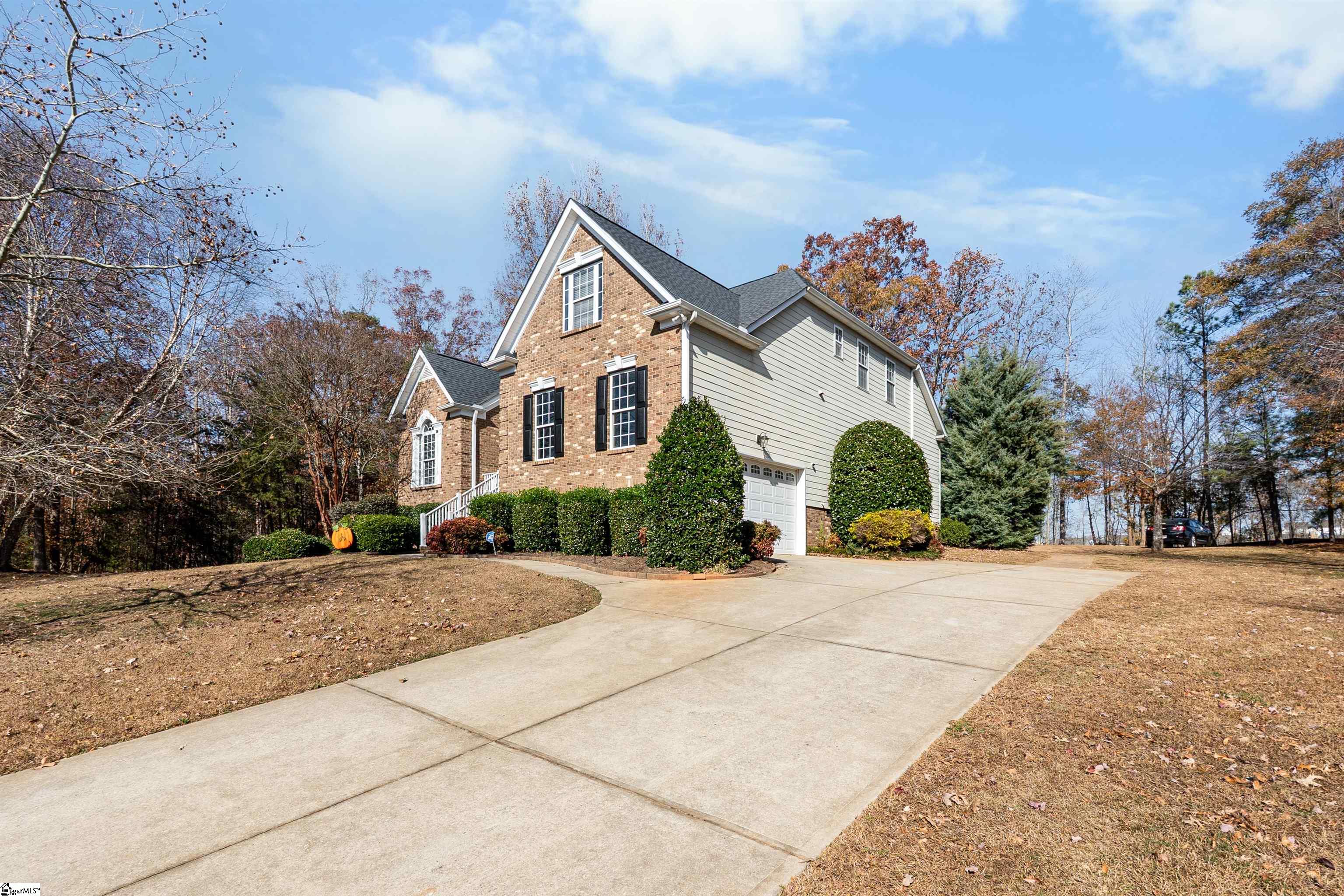 100 Yorkswell Lane Greenville, SC 29607 - Photo 33 of 37