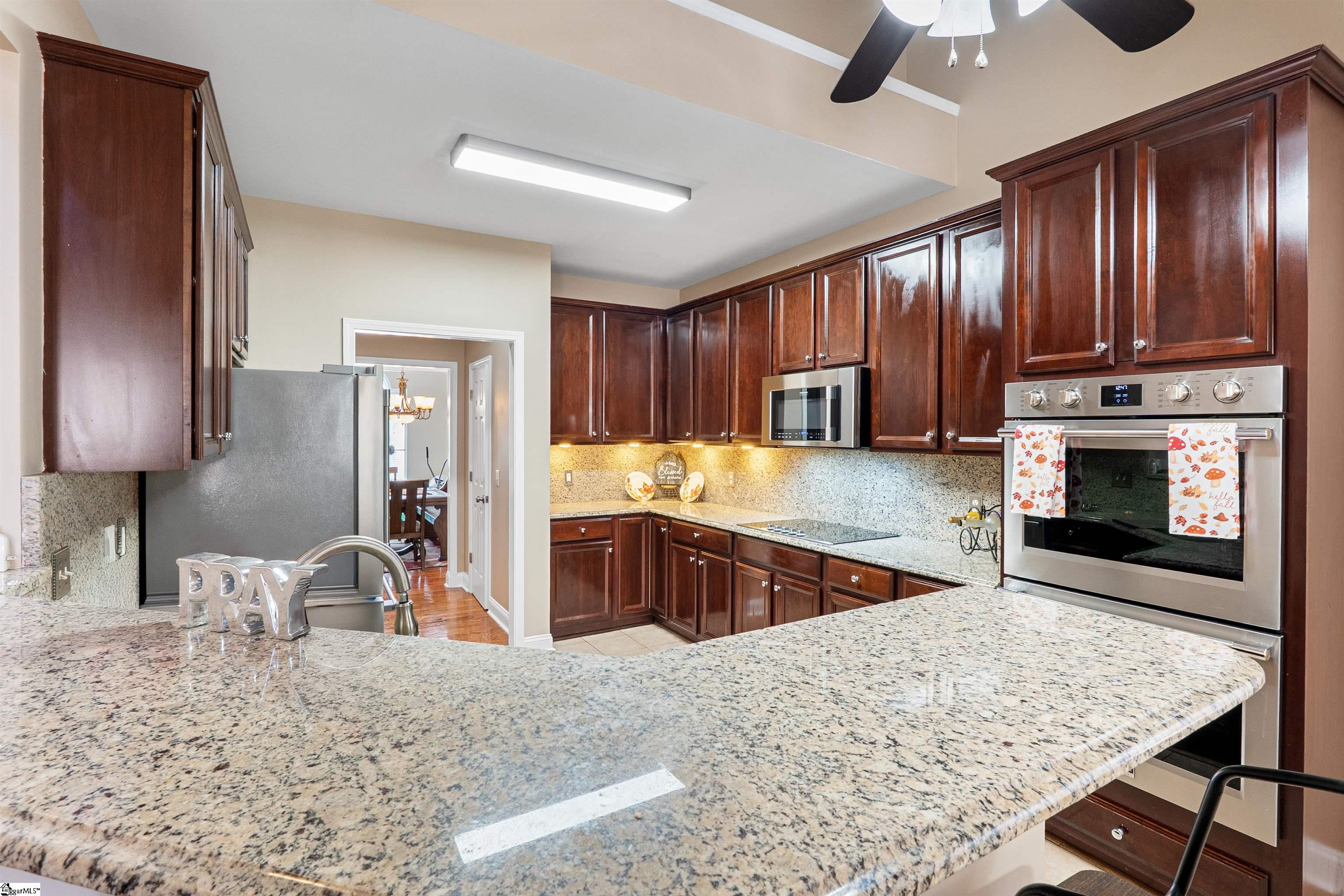 100 Yorkswell Lane Greenville, SC 29607 - Photo 5 of 37