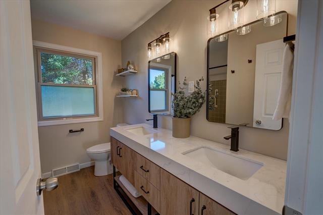 1268 Jamesway Fort Atkinson, WI 53538 - Photo 4 of 26