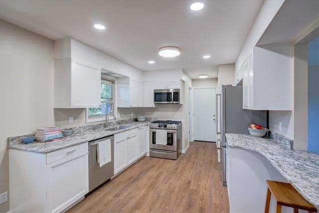 1268 Jamesway Fort Atkinson, WI 53538 - Photo 9 of 26