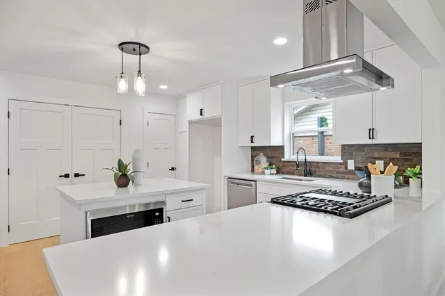 $699,000 | 7652 El Pensador Drive, Dallas, TX 75248