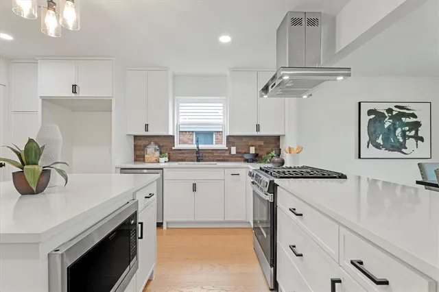 $699,000 | 7652 El Pensador Drive, Dallas, TX 75248