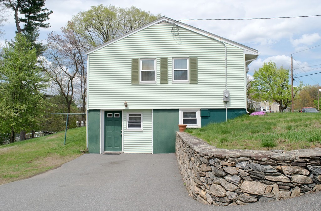 24 Meadowbrook Road Hudson, MA 01749 - Photo 3 of 24