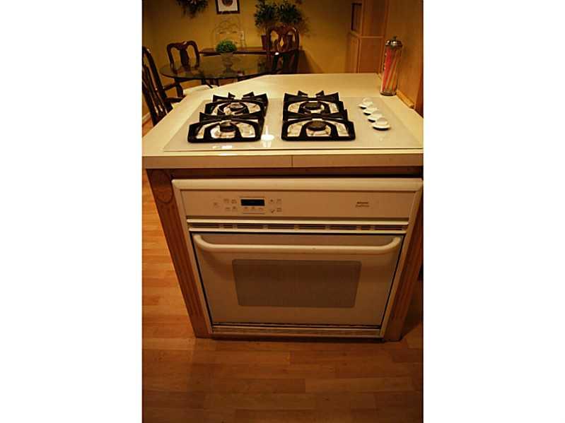 403 Beaver Road Edgeworth, PA 15143 - Photo 13 of 22 Other. A View of the Frigidere Gas Cooktop and Wall Oven.