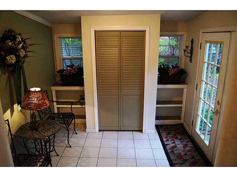 403 Beaver Road Edgeworth, PA 15143 - Photo 5 of 22 Entry/Foyer. Don t Miss the Coat Closet and Built-In s Within the Foyer
