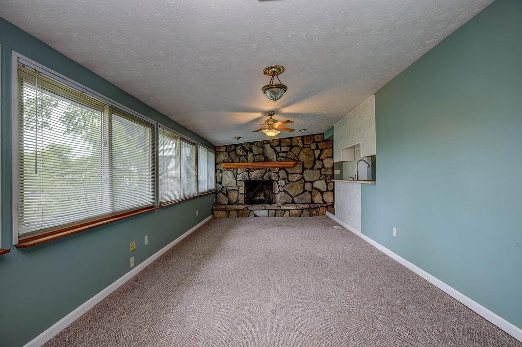 2978 Stout Road Cincinnati, OH 45251 - Photo 10 of 22 Gallery Image 10