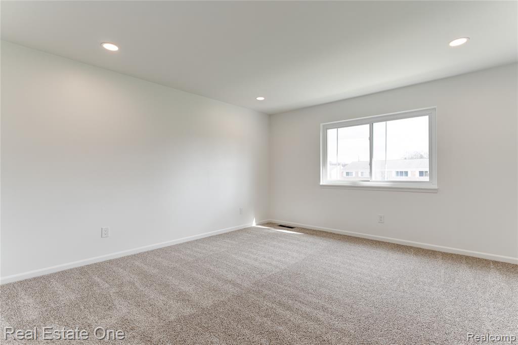 801 West Long Lake Road, Unit 4 Bloomfield Hills, MI 48302 - Photo 16 of 22