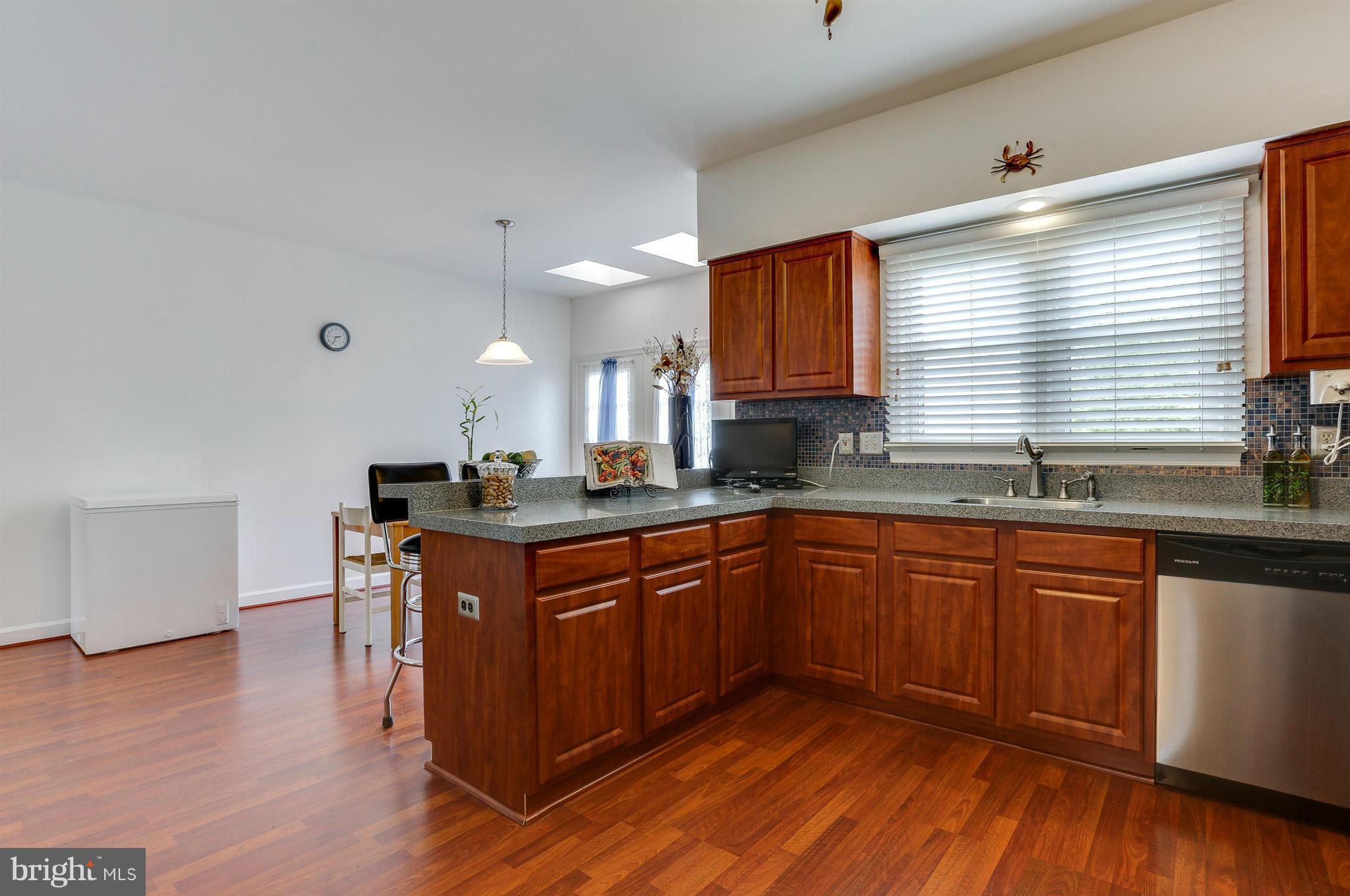 2160 Colonel Way Odenton, MD 21113 - Photo 5 of 30 Granite counters and granite tile backsplash
