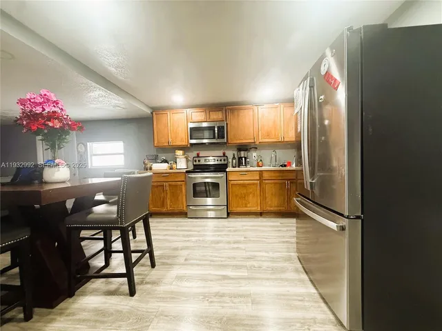 $275,000 | 13261 Southwest 9th Street, Davie, FL 33325