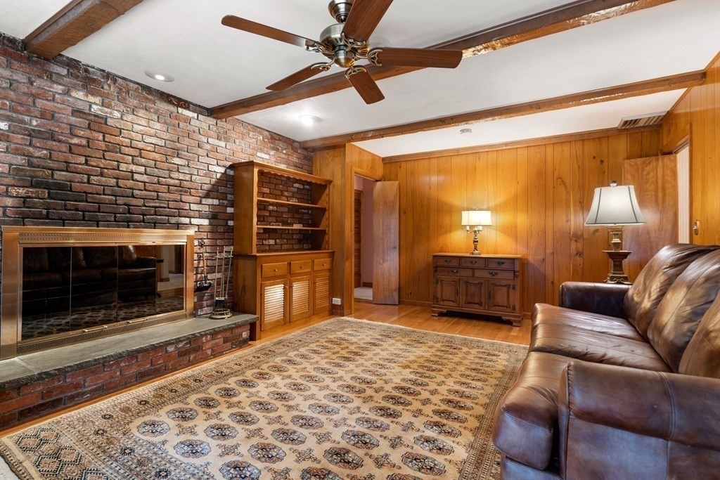 23 Lawndale Road Stoneham, MA 02180 - Photo 14 of 37 Gallery Image 14