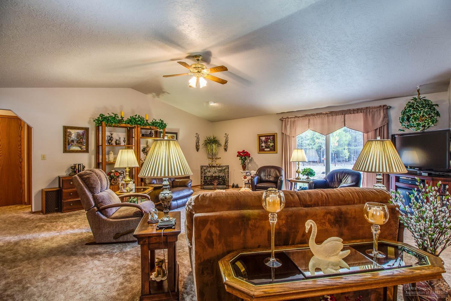 53020 Day Road La Pine, OR 97739 - Photo 7 of 25 Gallery Image 7